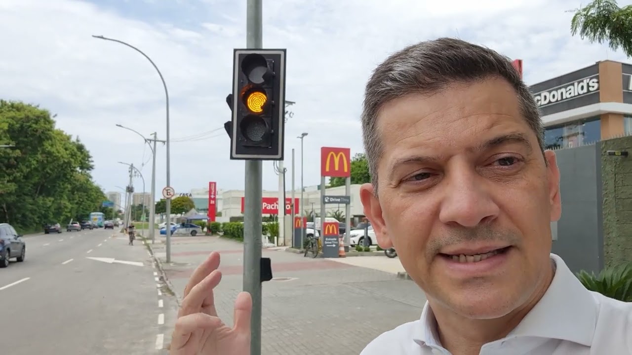 COMO FUNCIONA A SINALIZAÇÃO DE PEDESTRES NOS SEMÁFOROS?