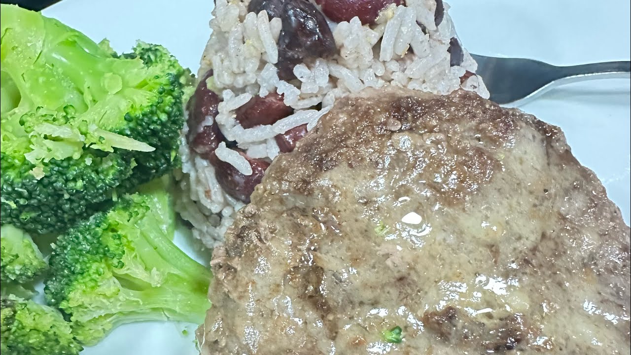 Happy Hump Day .. rice and beans 🫘 and some..
