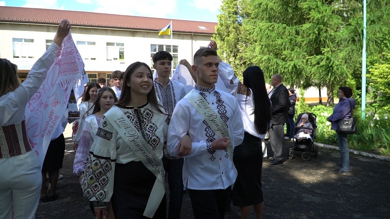 Останній Дзвоник 2025. В добру путь, випускники! Надвірнянський ліцей №3