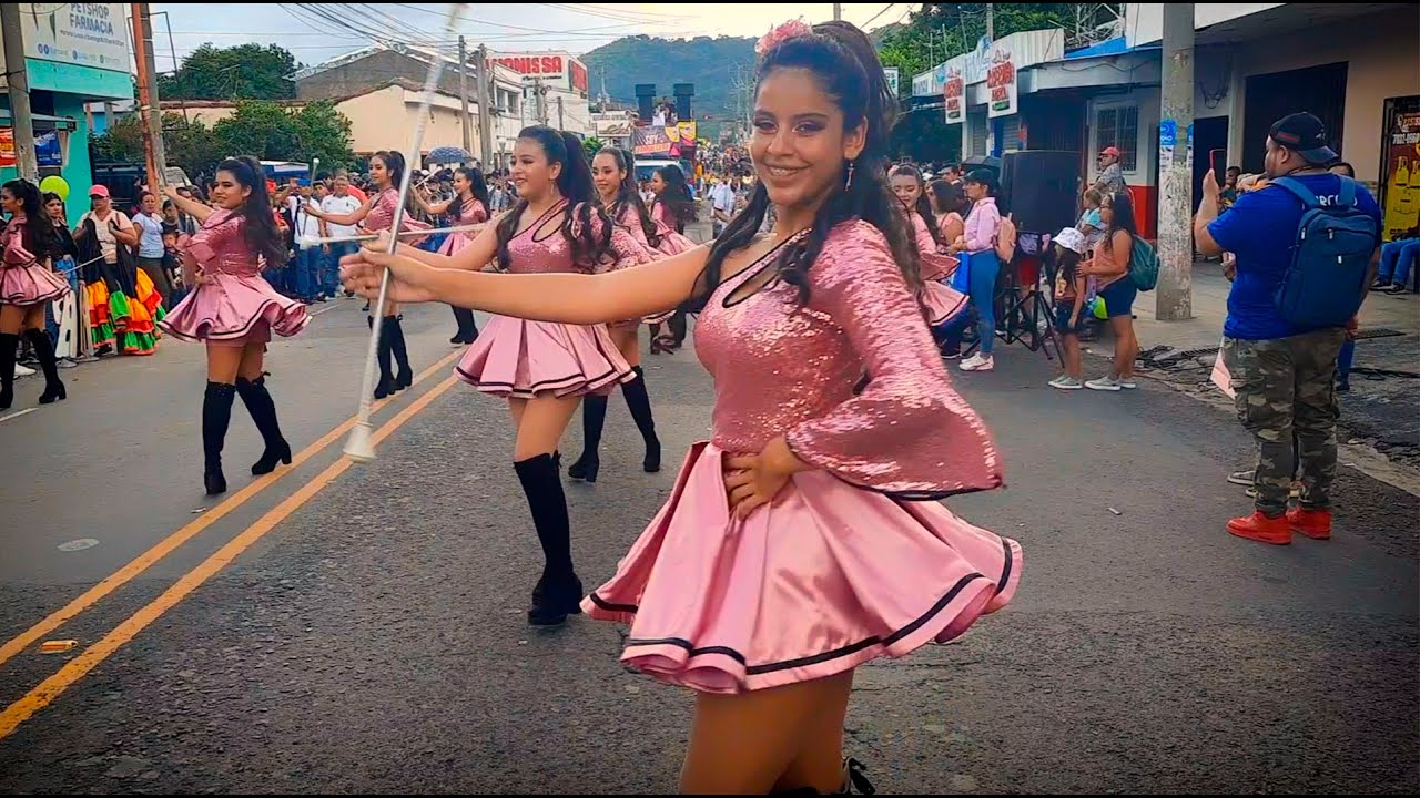 Colegio Dominico | Desfile de Correo Santa Ana 2023