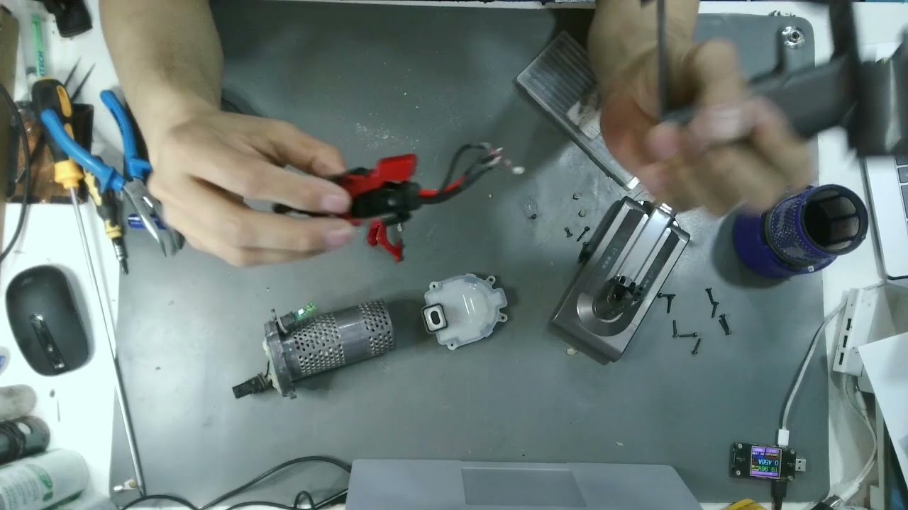 🔧 How to Fix a Stuck Trigger on Your Dyson SV12 Vacuum Cleaner? 🔧