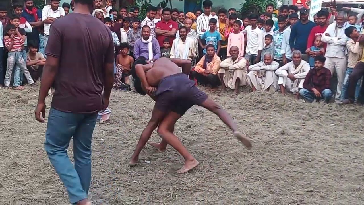 Wrestling between Chandram Pehalwan🤼‍♂️ Lachhiya and Gulshan Pehalwan🤼‍♂️ Aktaha ke bich kusti  👍♥️🎶