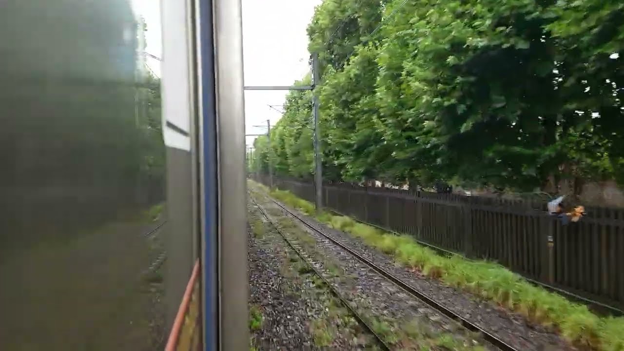 Trensurb - Série 100 TUE 122 Saindo de Esteio (Sentido Novo Hamburgo).