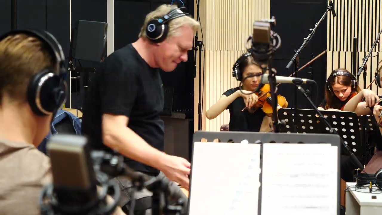 The Aristocrats With Primuz Chamber Orchestra - 
