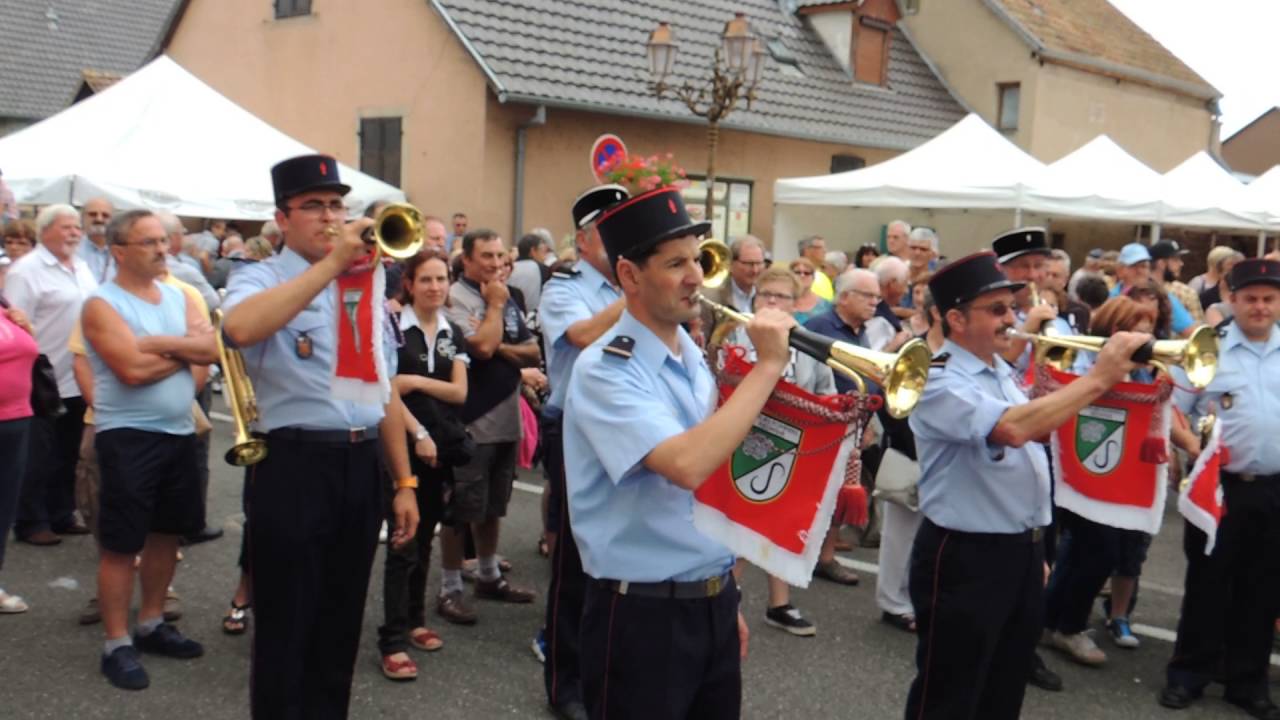 Défilé des batailons clique des pompiers de Riedwihr/Ostheim