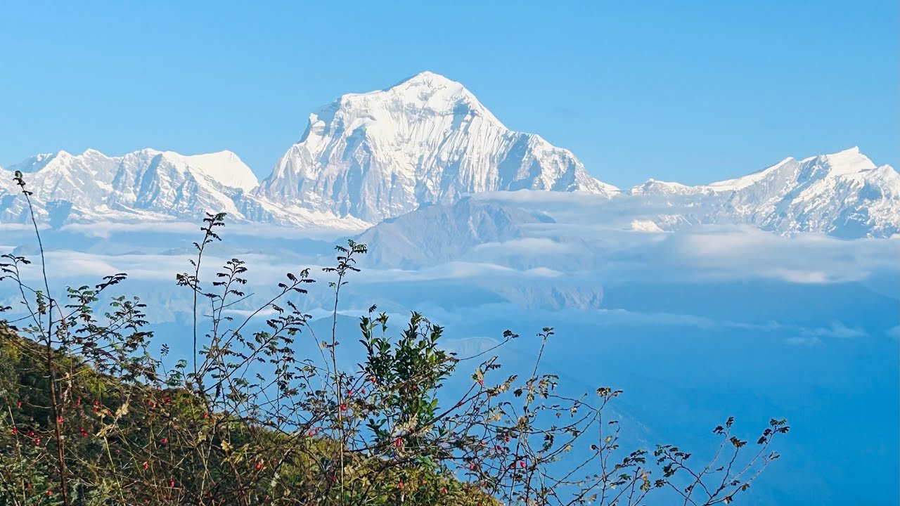 POON HILL (3210 metres) - One of Nepal's most celebrated viewpoints