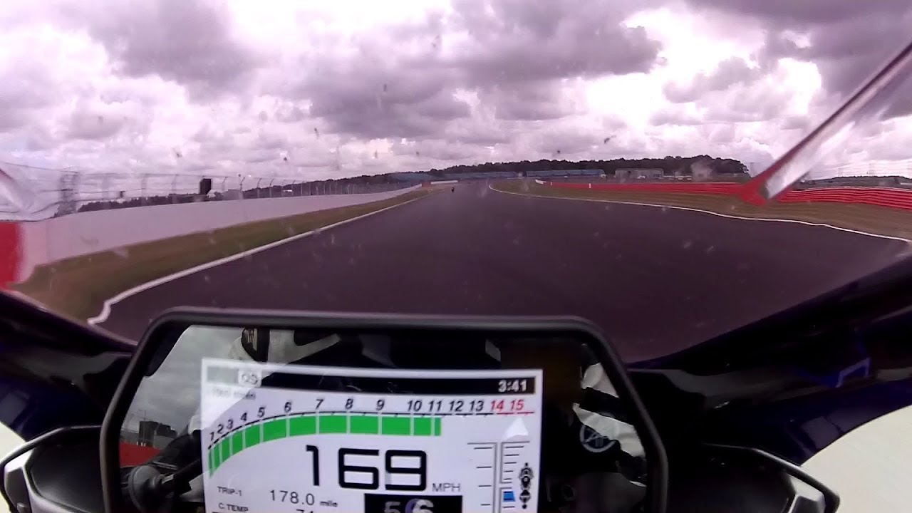 Silverstone trackday 30/07/18 fast group Yamaha R1 road bike