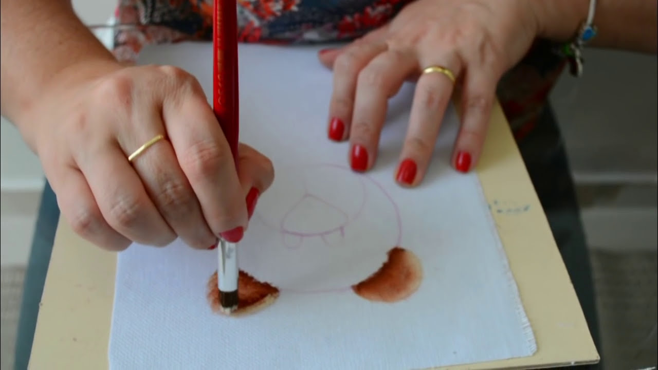 Pintura em tecido com pincel pata de vaca