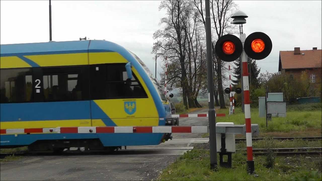 Železniční přejezd Nowy Świętów / przejazd kolejowy Nowy Świętów
