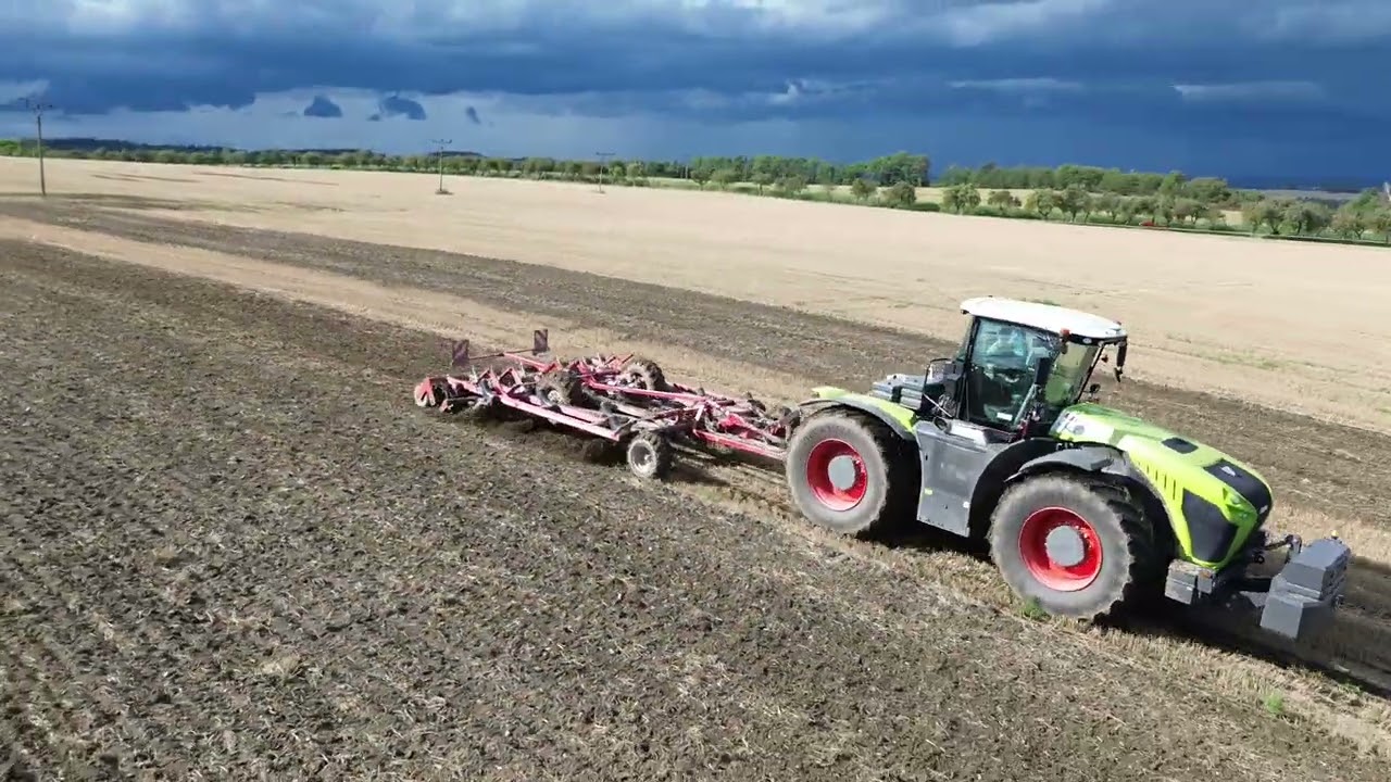 Podmítka v podání  Claas Xerion 4200