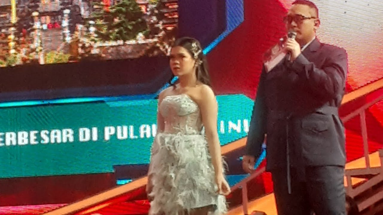 ZAHRA DA7 JADI HOST Live at MEGA KONSER CINTA INDONESIA