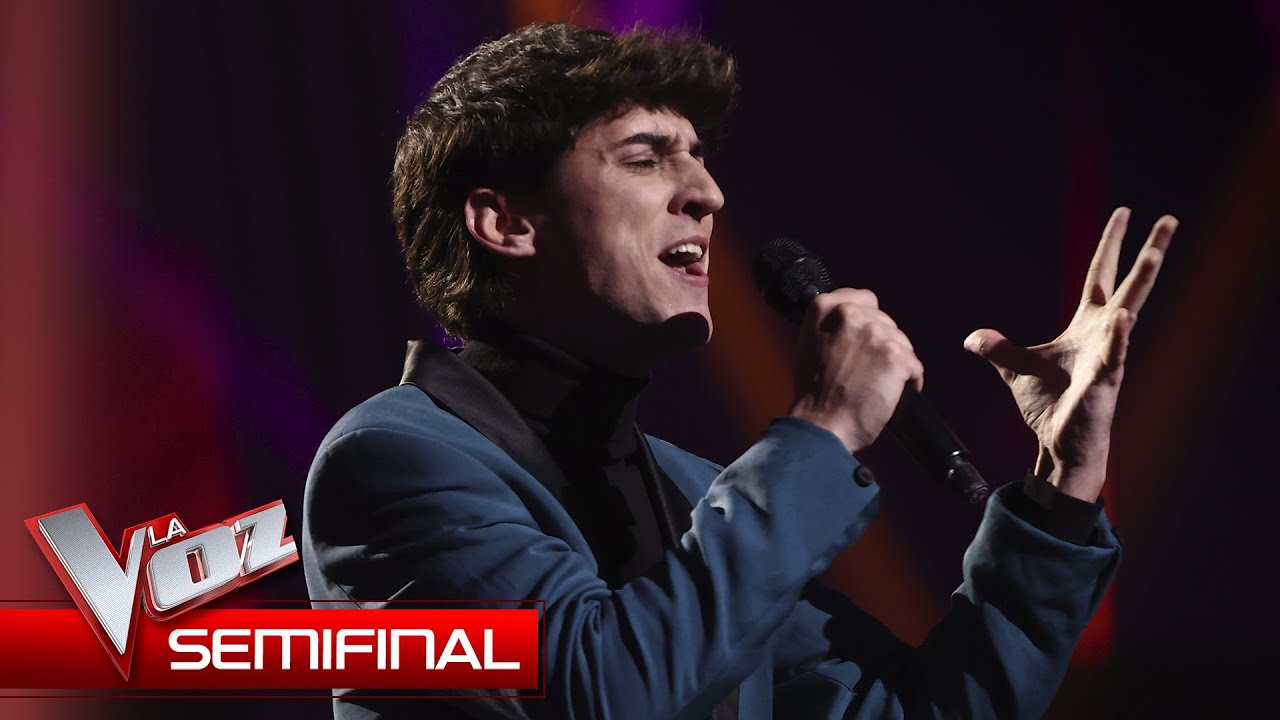 Javier Barrera canta 