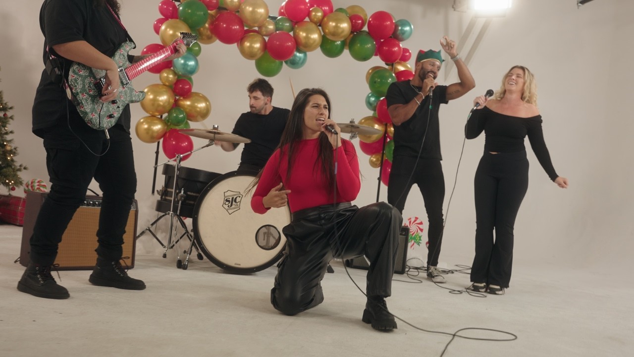 Mrs. Claus - Mariah Counts (official music video)