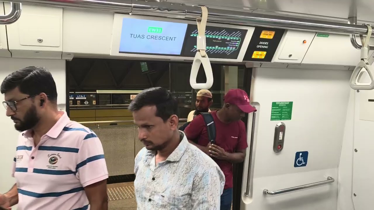 [Full interior ads] SMRT C151B 647/648 EW33 Tuas Link → EW29 Joo Koon 