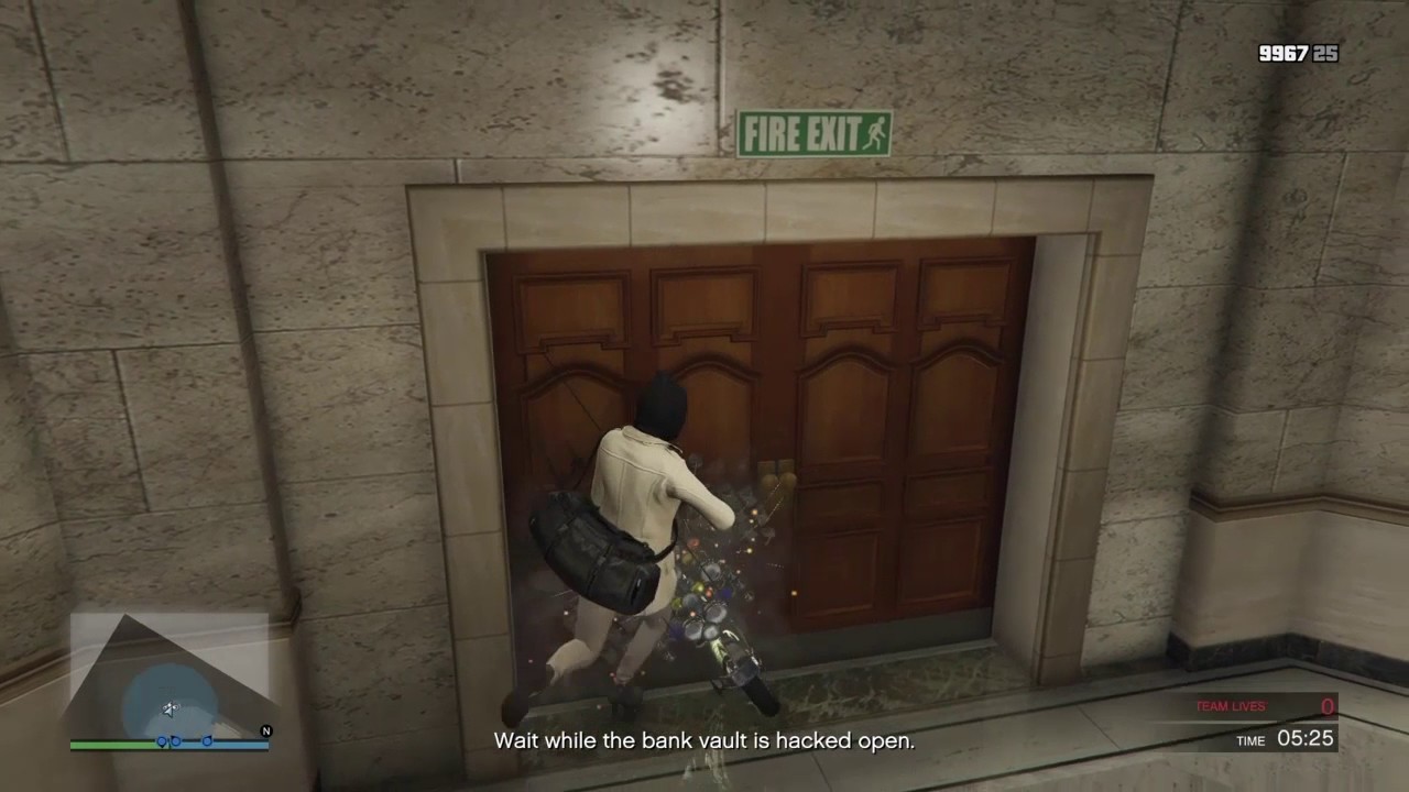 GTA 5 - Faggio Mod half inside bank