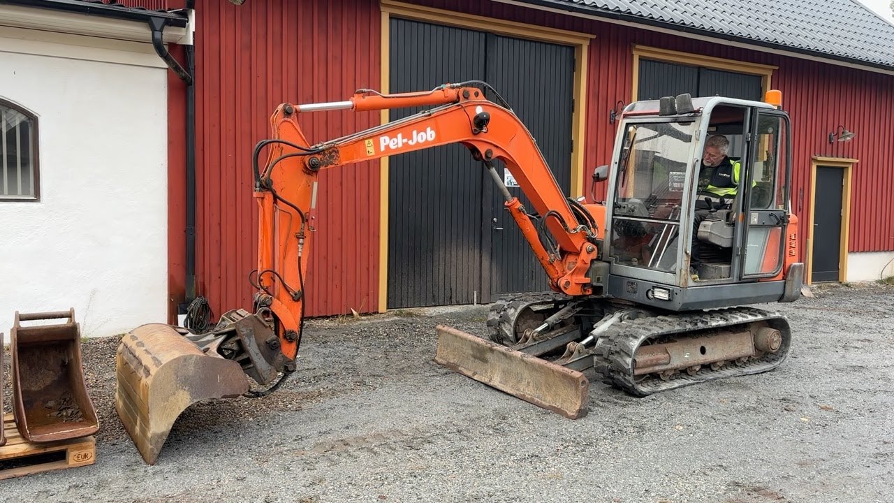 K&ouml;p Gr&auml;vmaskin Pel-Job EB 506 p&aring; Klaravik