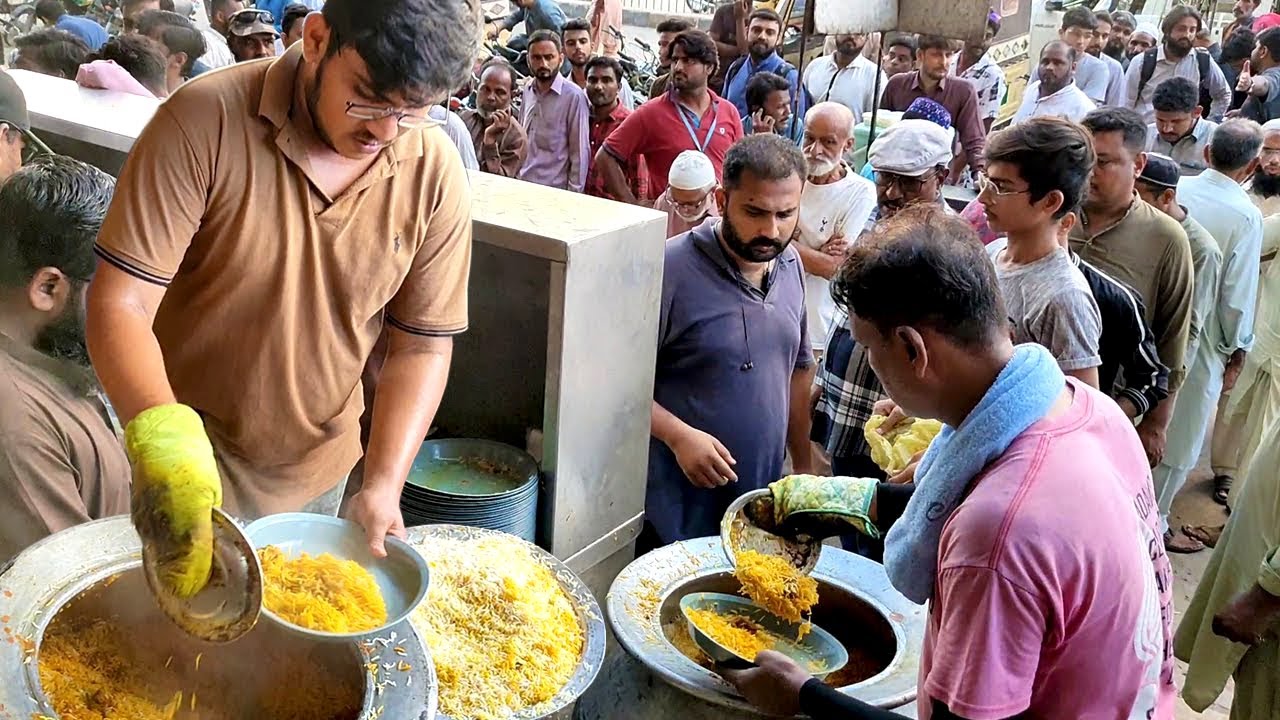 BEST BIRYANI IN KARACHI 🤩 | Amazing Street Food | Famous Street Food of Pakistan