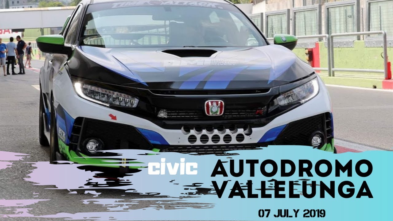 Civic Type R on Vallelunga Circuit. Time Attack Italia 2019. Onboard. Accident Civic vs Porsсhe