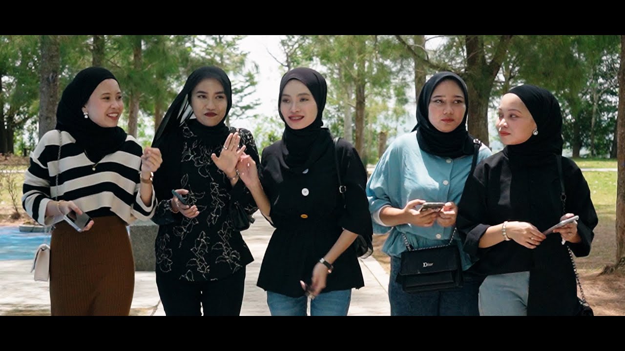 5 Anak Gadis Dara - Berebut Jantan !