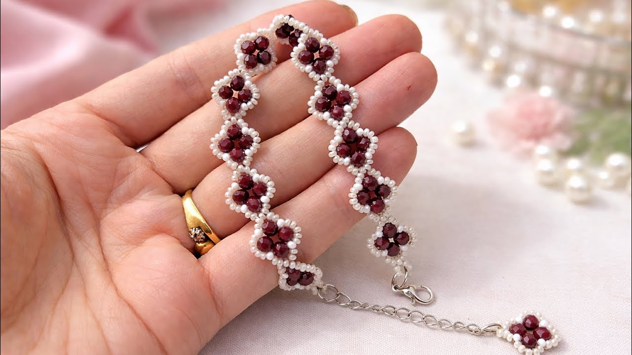 Everyone Loves This Floral Beaded Bracelet 😍 | Easy DIY Tutorial