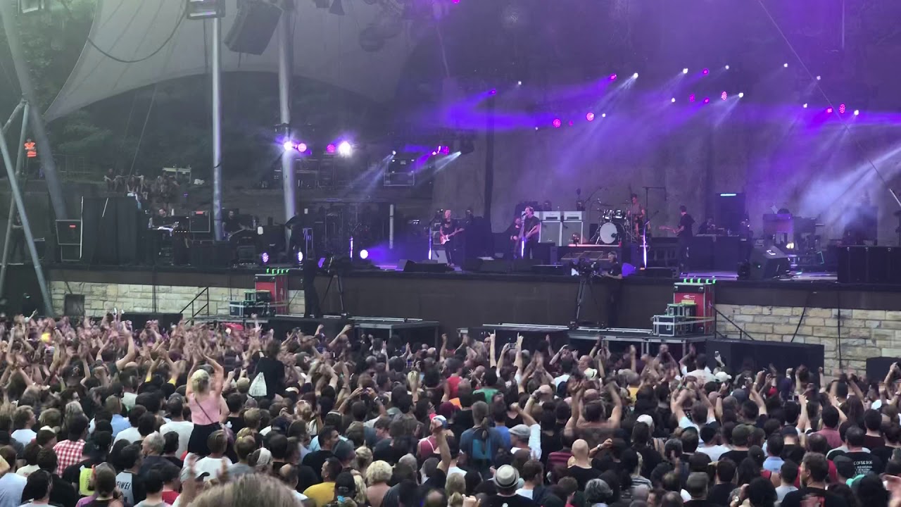 Pearl Jam - Daughter - live - Intro: Angie - Berlin, Waldbühne, 5.7.18