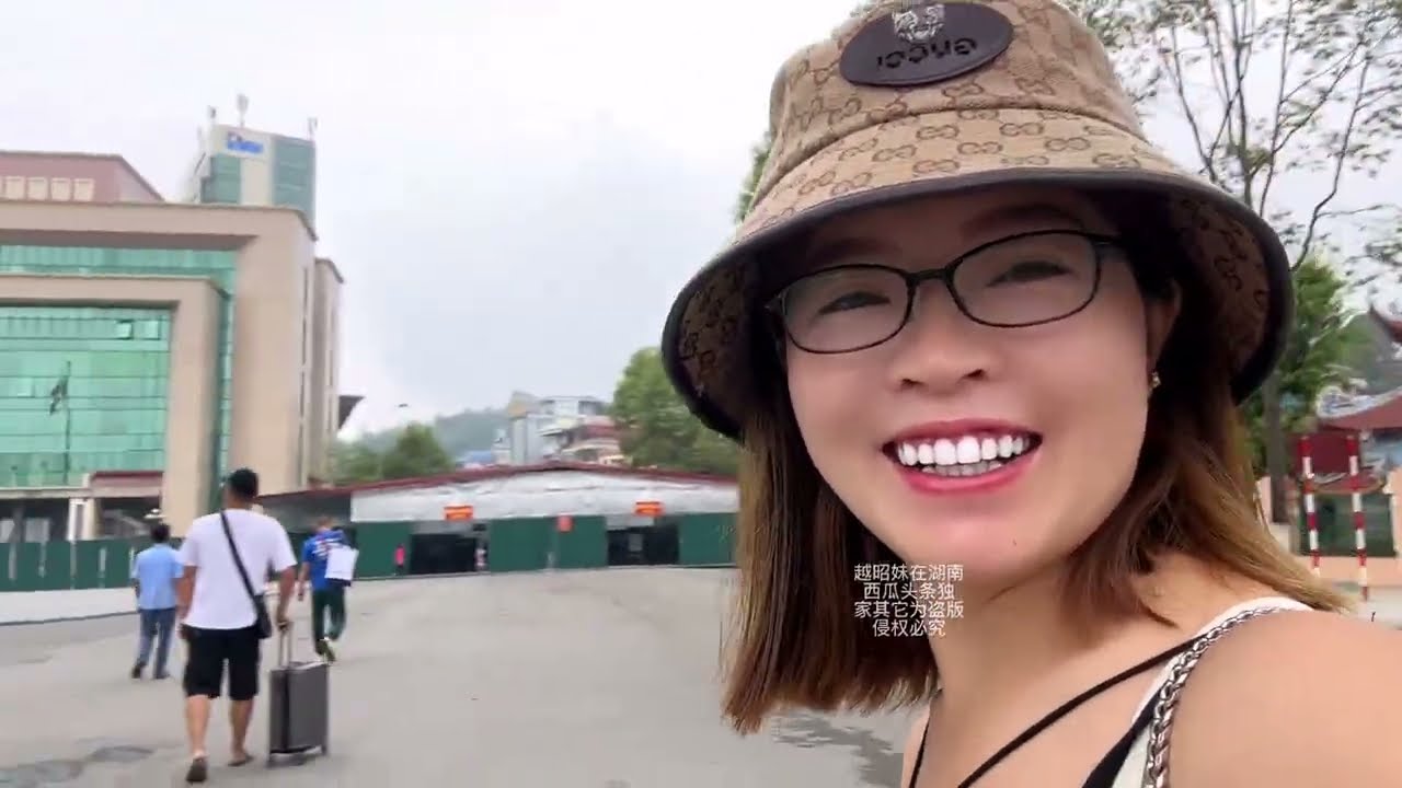 终于见到越南小姨子了，她来接我们了，小姨子她刚从杭州回越南，见到中国姐夫直接用中文交流！