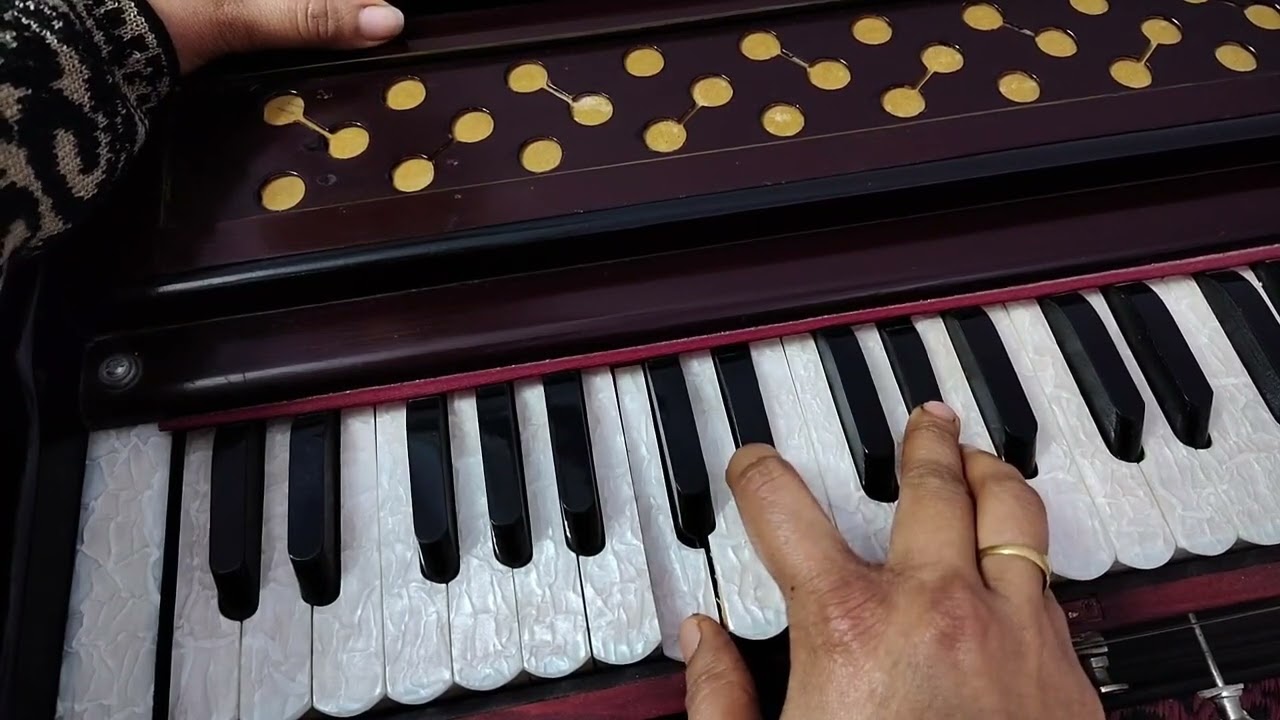 𝗘𝗽-𝟮𝟱 सुन राधिका दुलारी Bhajan on Harmonium with Notation.
