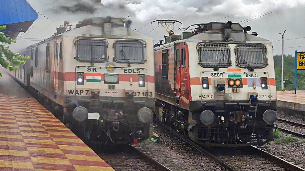 TRAIN CROSSING IN MONSOON on the Durg-Raipur Section 