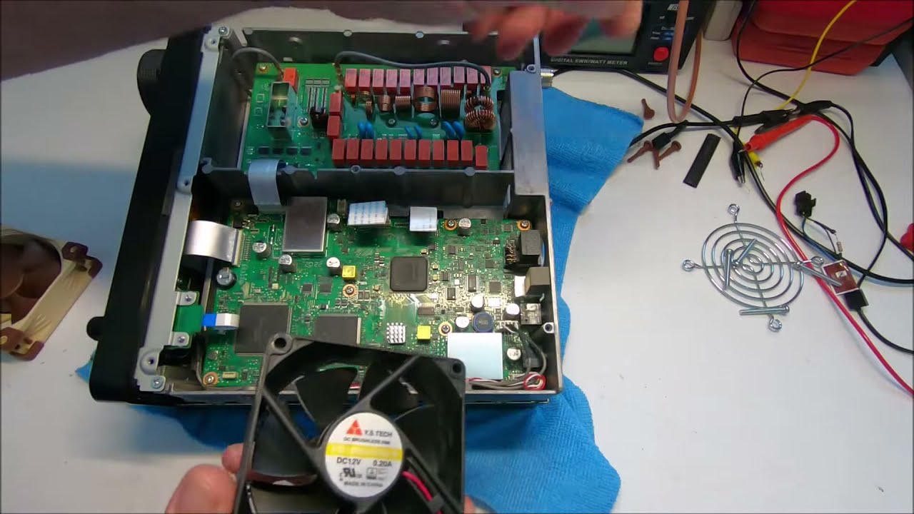 Заменю шумный вентилятор трансивера Icom IC-7300 на более тихий!