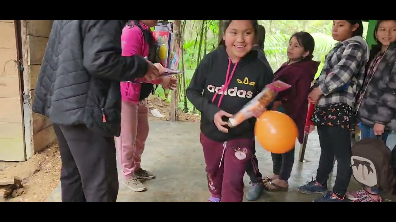 Inicio de año 2,026.  Actividad y entrega de juguetes para niños