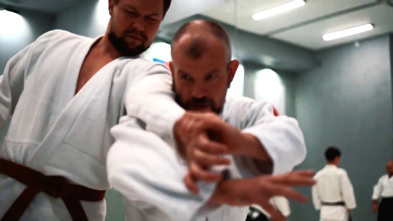 Daito-ryu Aikijujutsu training in Agatsukan