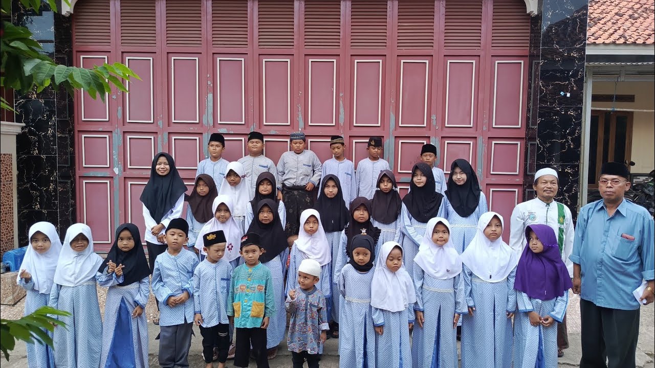Pemberian Santunan Santriwan - Santri wati Tpq Al - Hikmah Pangauban 