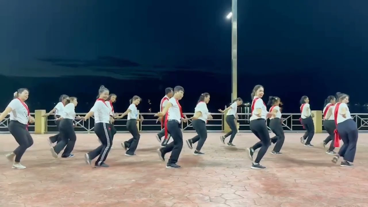บาสโลปผสมผสานไลน์แดนซ์ เพลงซุ้มลาวแพน ท่ารำหวานๆ สืบสานความเป็นไทย