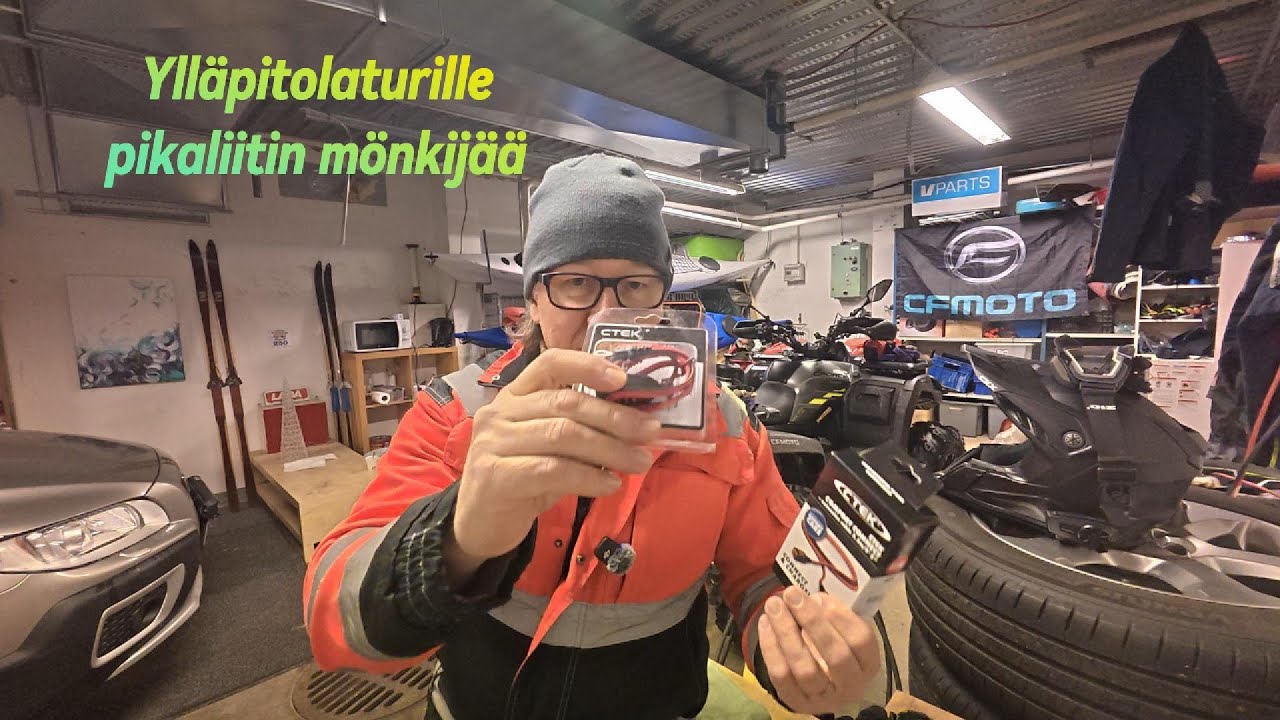 ylläpitolaturin kytkeminen mönkijään
