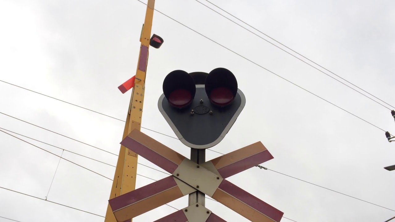 Järnvägsövergång Flen (Variagatan)(2019) / Swedish railroad crossing