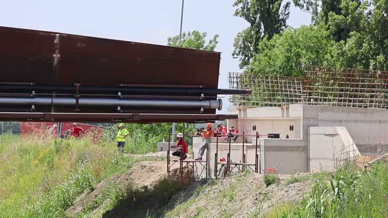 Varato il nuovo Ponte dell'Uccellino sul fiume Secchia