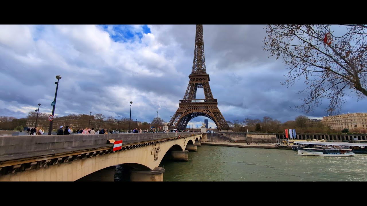 Paris , Montmartre, Notre-Dame , la tour Eiffel.