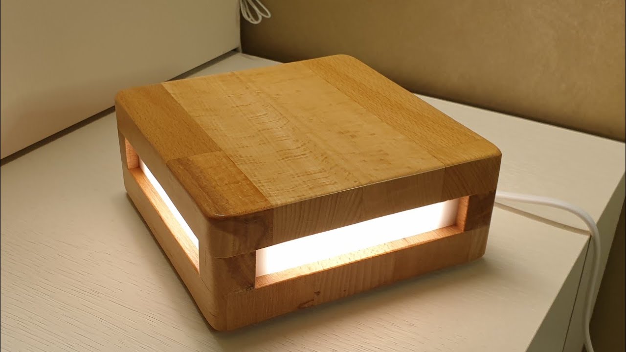 Lampada legno e plexsiglas