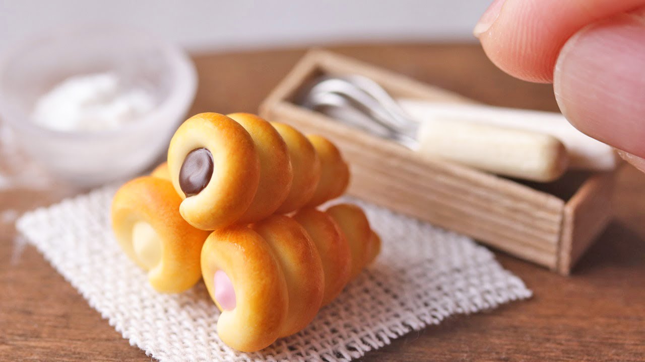 ミニチュア　3種のクリームコロネを樹脂粘土でつくりました　How to make miniature food. DIY