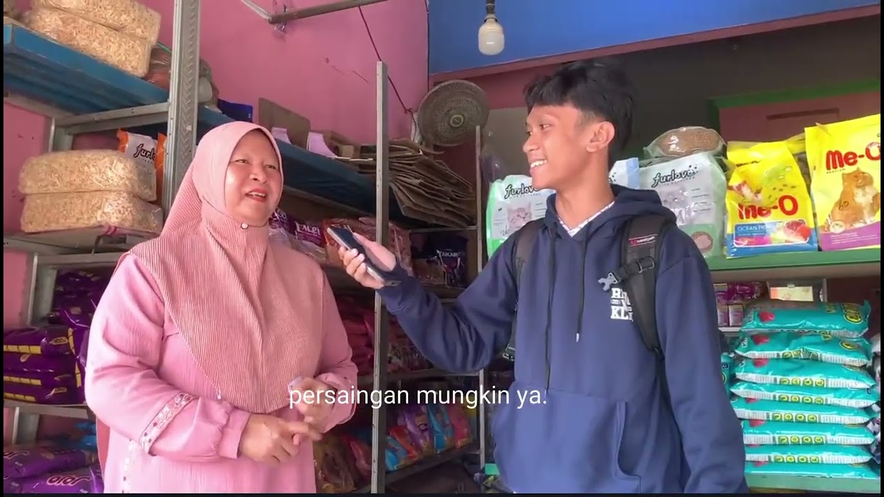 Tugas Wawancara bersama ibu Ratna (Pemilik Toko Makanan Kucing), di Jln K.H. Wahid Hasyim, Sempaja