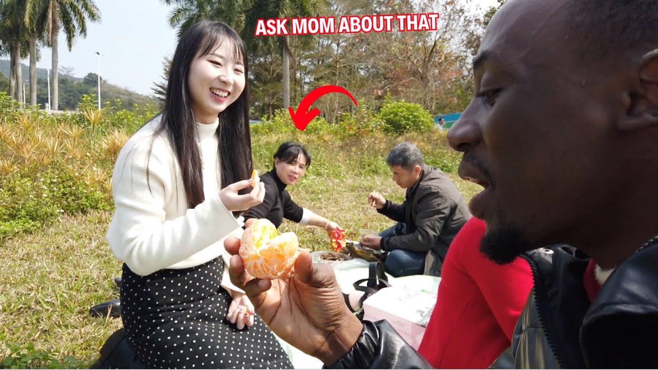 EATING AT CHINESE  FAMILY DINNER AS A BLACKMAN, WHAT COULD GO WRONG?!! BLACK IN CHINA