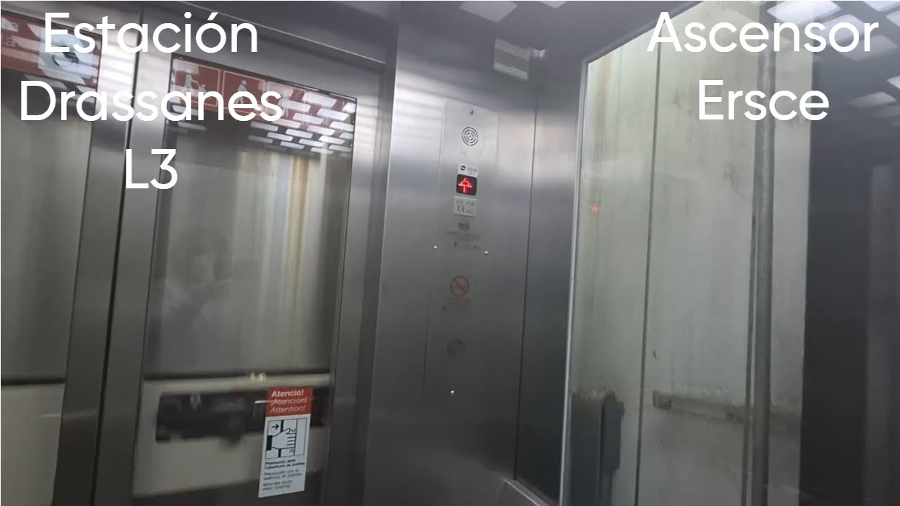 ¡freno interesante! Ascensor Ersce eléctrico MRL en la estación Drassanes. Barcelona. Cataluña.
