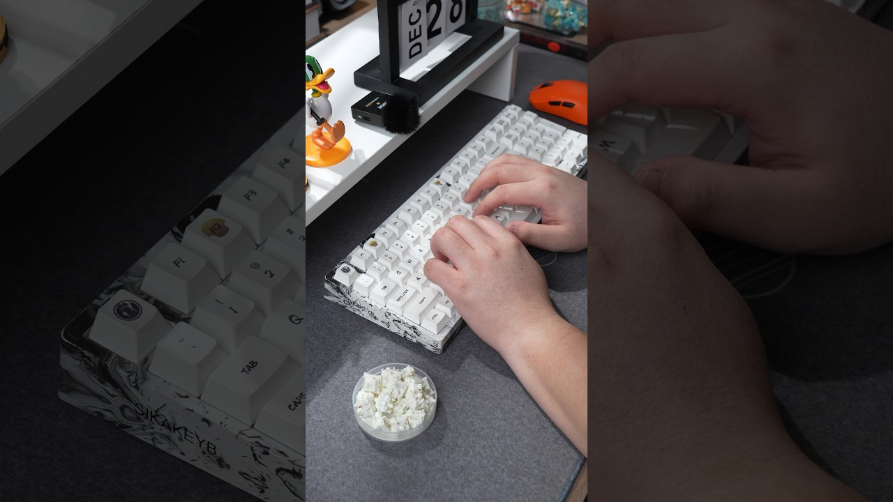 Smoothie Switch&ndash; Pure white, ultra-smooth, and lightweight. Type like you&rsquo;re gliding on clouds!