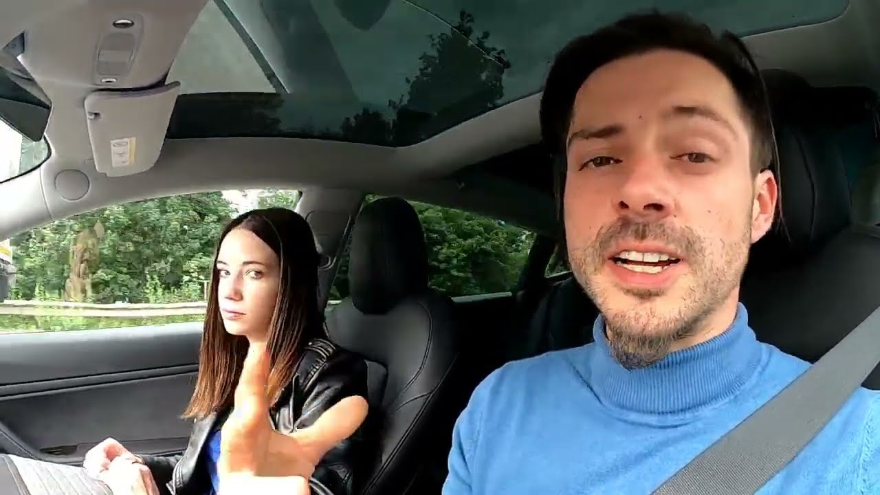 🔥🔥Je d&eacute;barque au bahut de mon jeune et ils se battent tous entre eux pour s'abonner !!!🔥