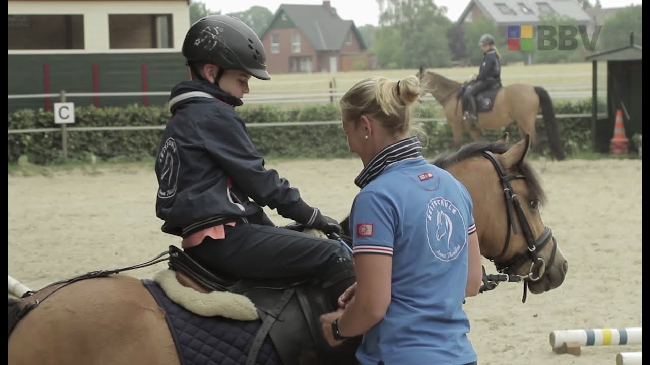 Gründerpreis für Pony-Reitschule in Hemden