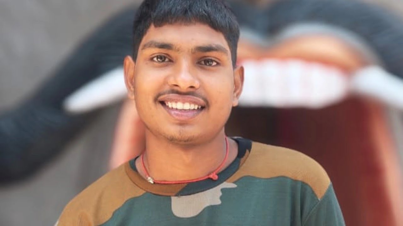Creation Amit yadav  is live apane paiga bazar par ghumate huye 