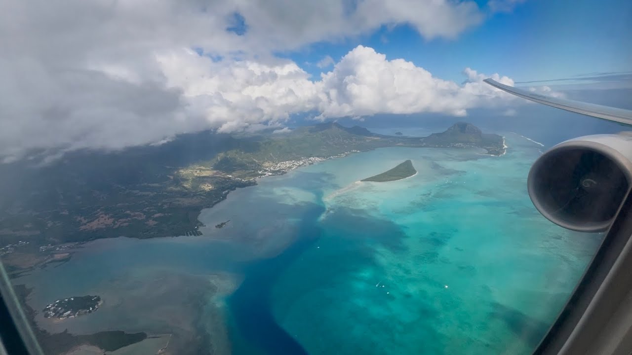 Air Austral B777-39M(ER) (F-OLRD🌋) REUNION to MAURITIUS