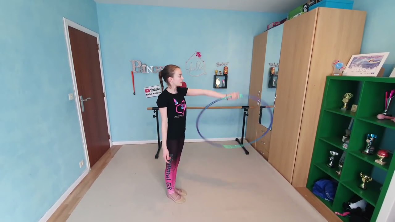 MANIPULATIONS DE BASE AU CERCEAU GYMNASTIQUE A LA MAISON