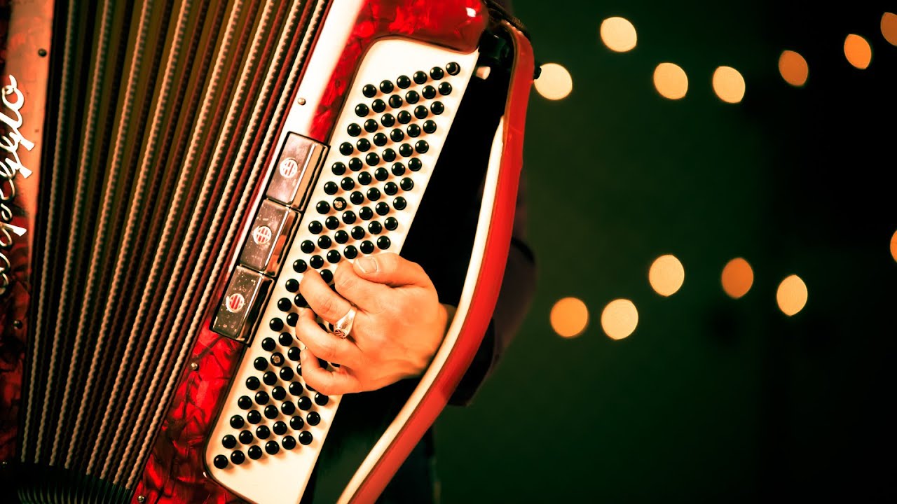 How to Play Bass Notes | Accordion Lessons