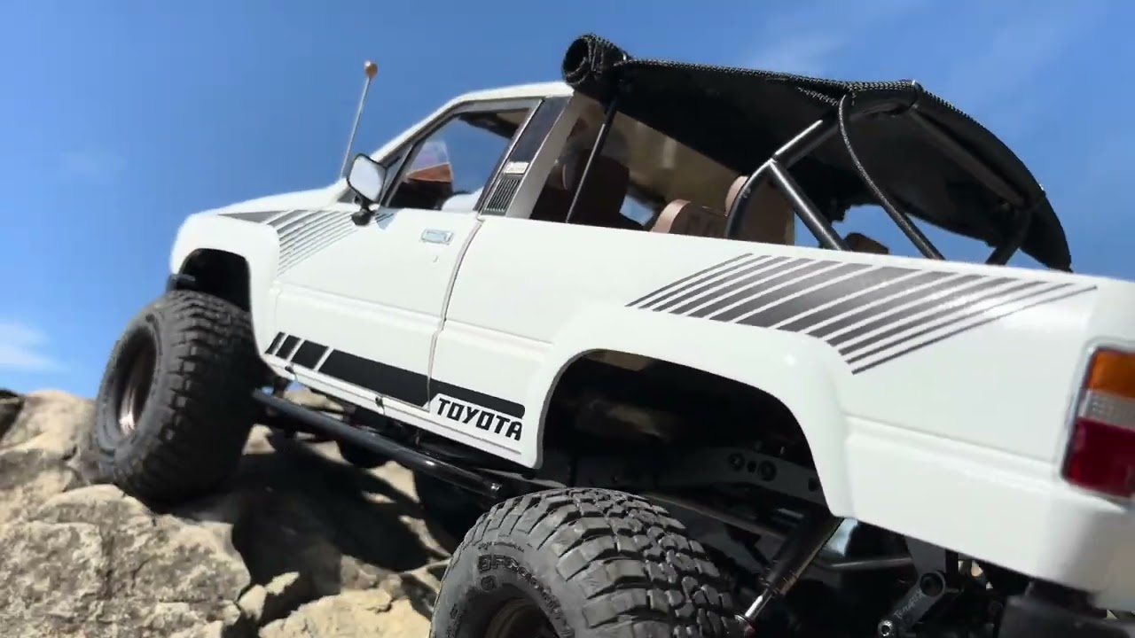 RC4WD Trail finder2 Toyota 4runner 4low!!